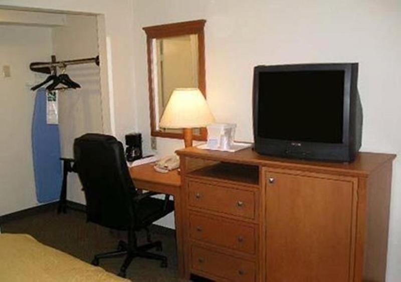 Rodeway Inn Point Pleasant Beach Экстерьер фото